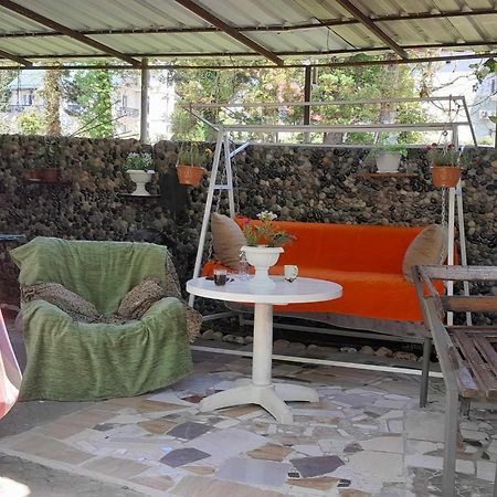 Guest House Mari Уреки Екстериор снимка