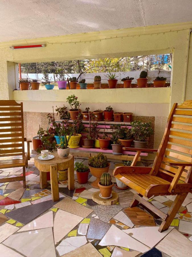 Guest House Mari Уреки Екстериор снимка