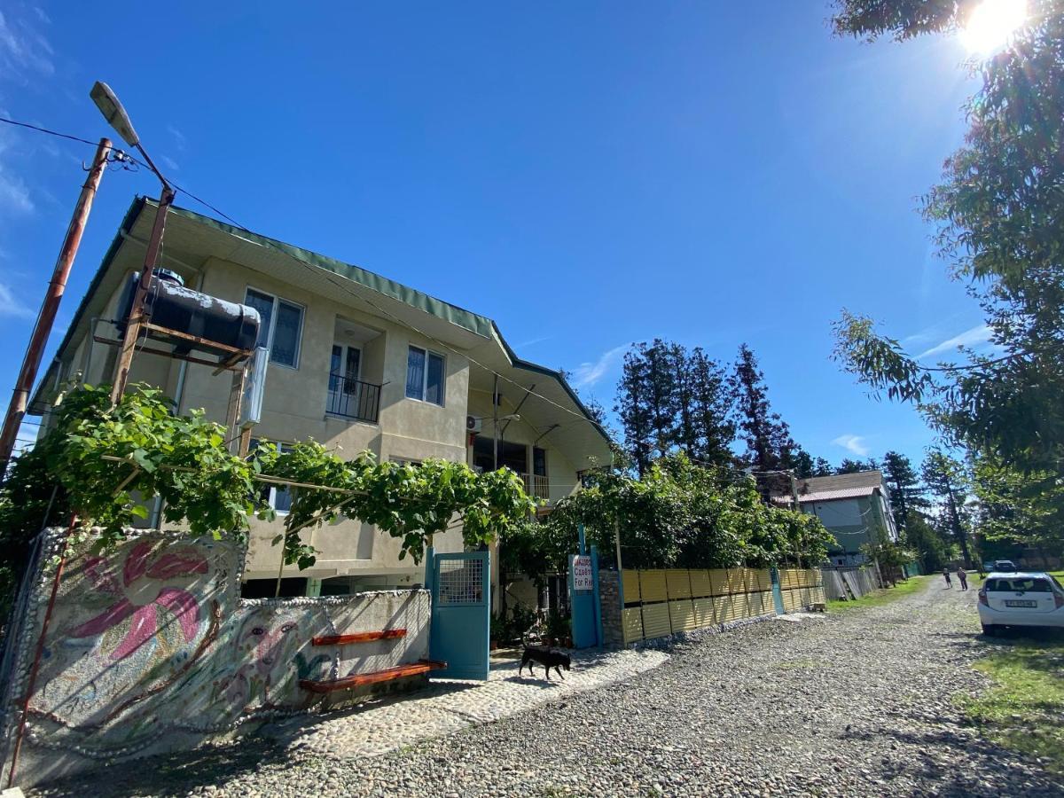 Guest House Mari Уреки Екстериор снимка