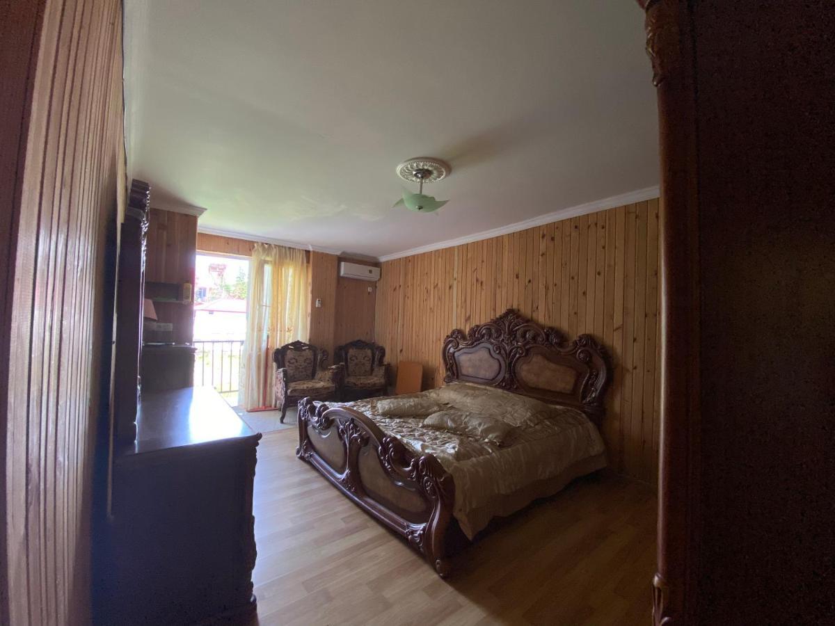 Guest House Mari Уреки Екстериор снимка