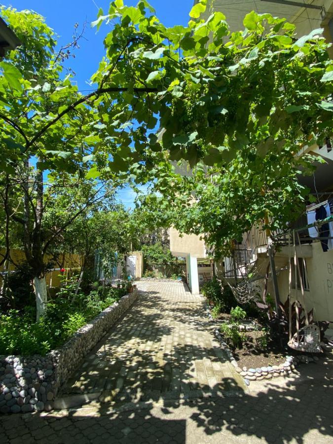 Guest House Mari Уреки Екстериор снимка