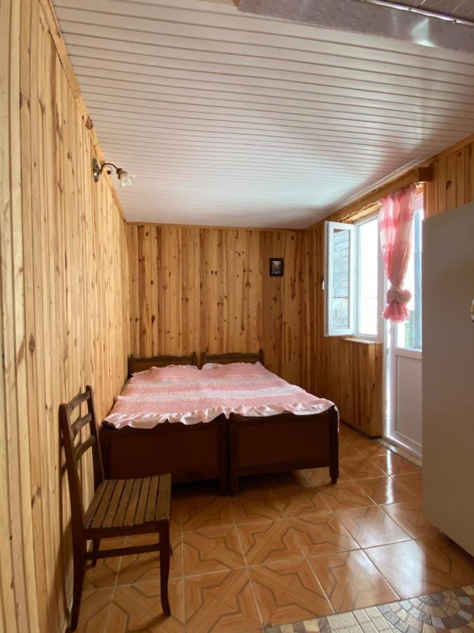 Guest House Mari Уреки Екстериор снимка