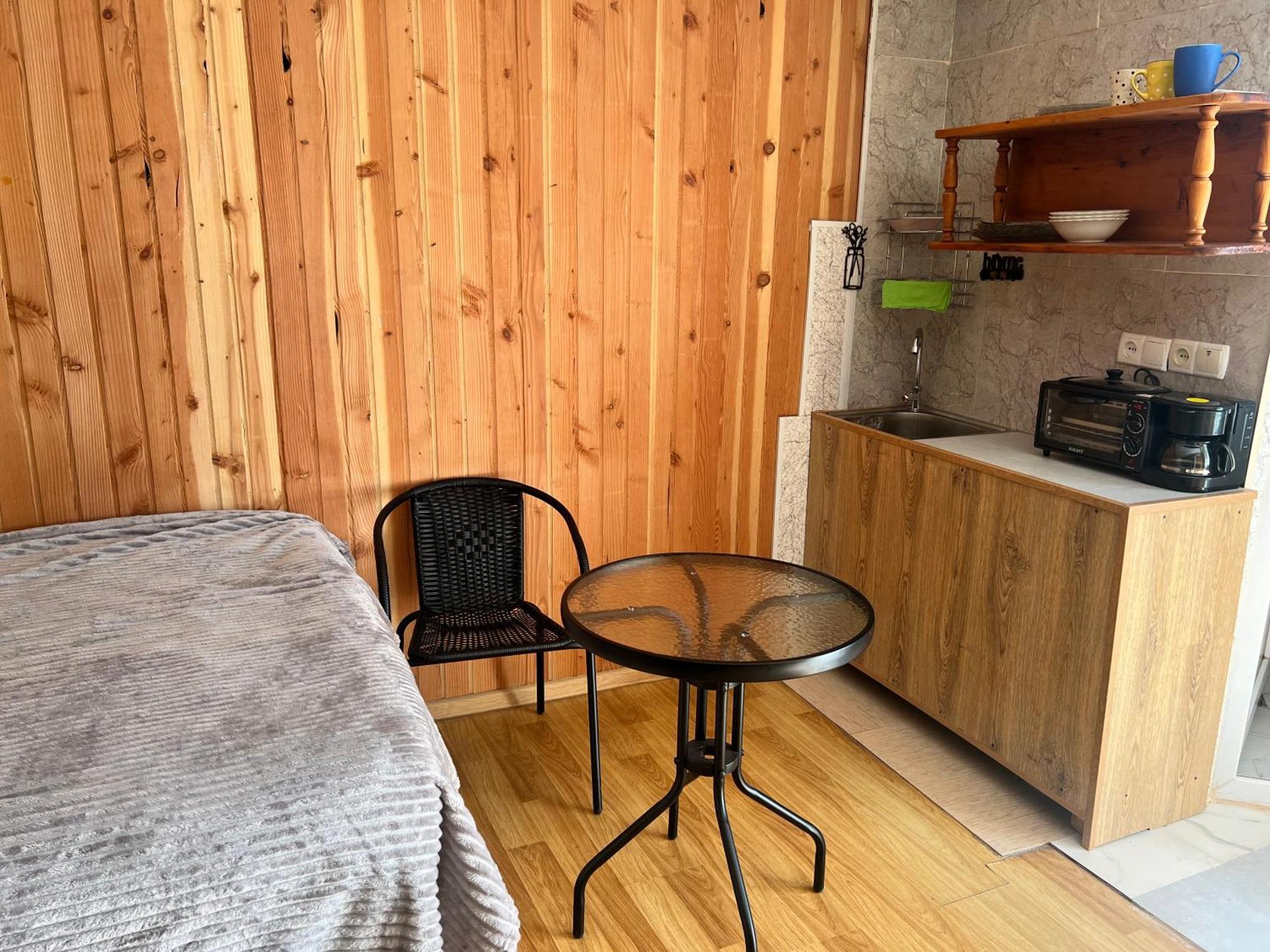 Guest House Mari Уреки Екстериор снимка