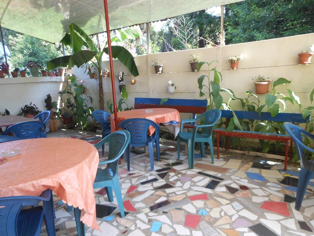 Guest House Mari Уреки Екстериор снимка
