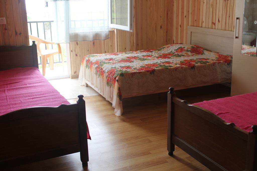 Guest House Mari Уреки Екстериор снимка