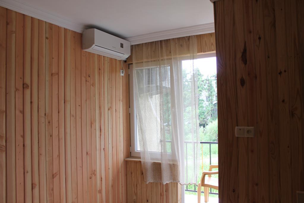 Guest House Mari Уреки Екстериор снимка