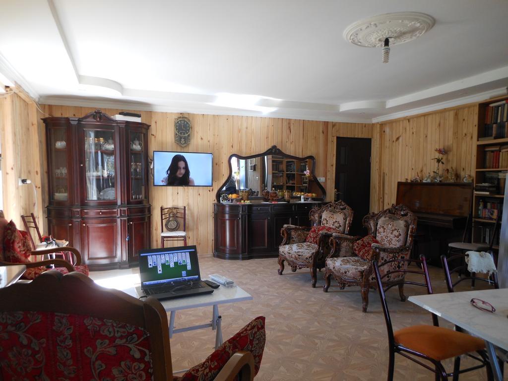 Guest House Mari Уреки Екстериор снимка