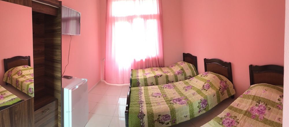 Guest House Mari Уреки Екстериор снимка
