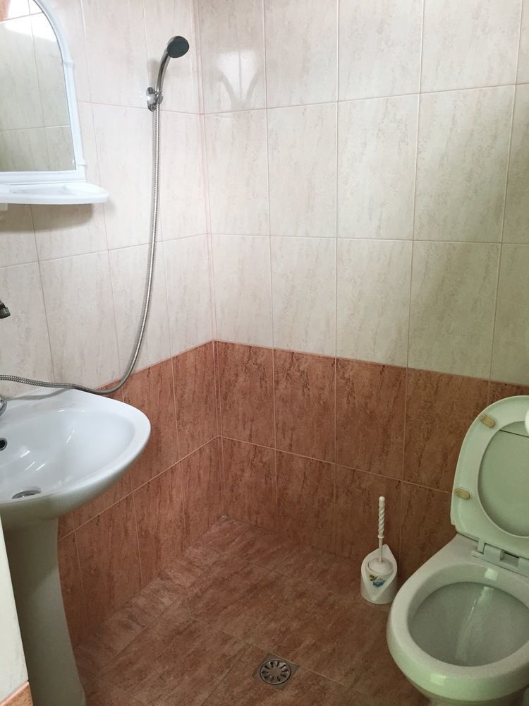 Guest House Mari Уреки Екстериор снимка